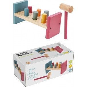 Banco de Madera con Martillos