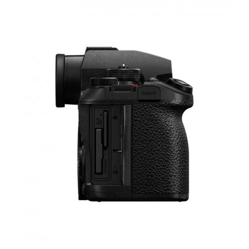 Panasonic Lumix S1 IIE + 24-105mm F4: Mirrorless 6K LUMIX S1II